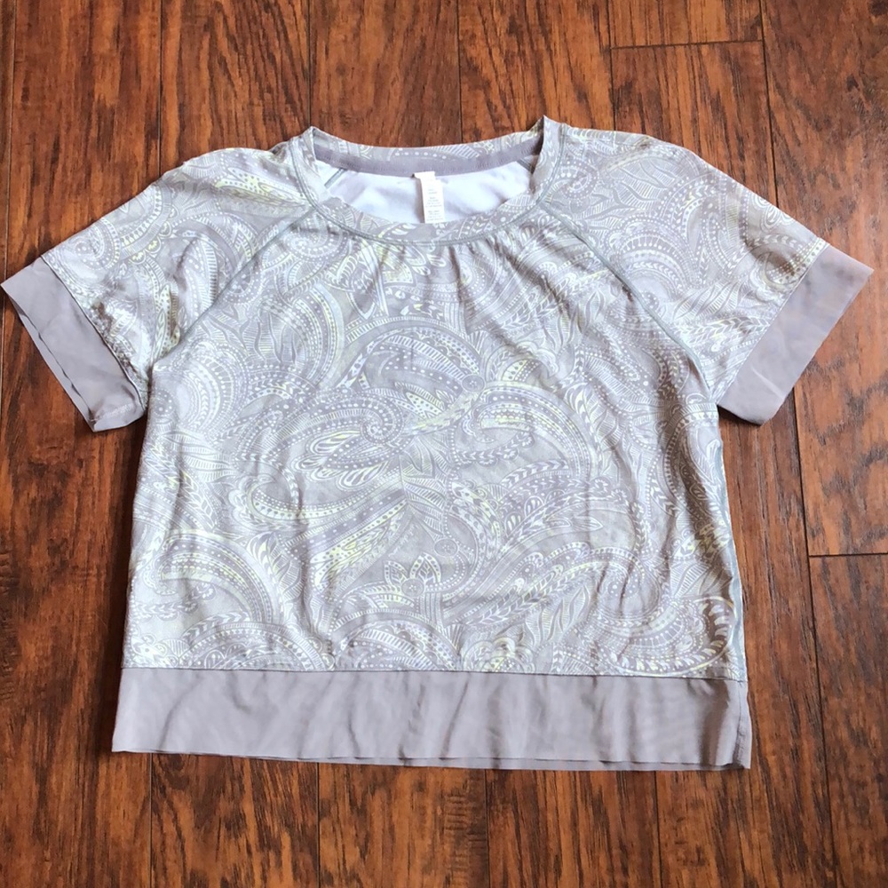 Lululemon top size 6